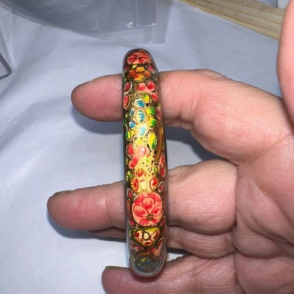 Vintage Jewelry - Vintage Hand Painted Lacquered Bangle Bracelet
